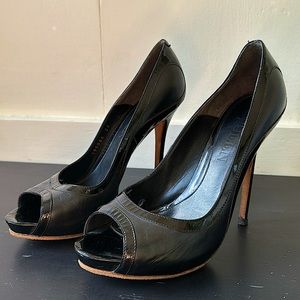 Alexander McQueen Black on Black Pump Size 39